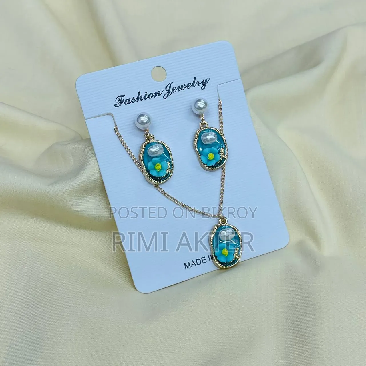 Pendent Set