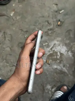 Apple iPhone 11 64 GB White