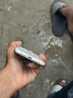 Apple iPhone 11 64 GB White