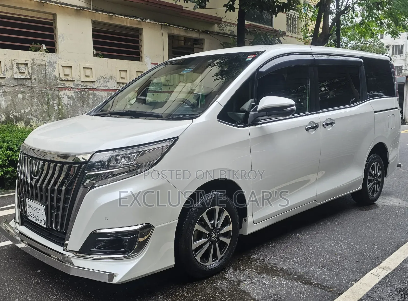 Toyota Esquire 2019 Pearl