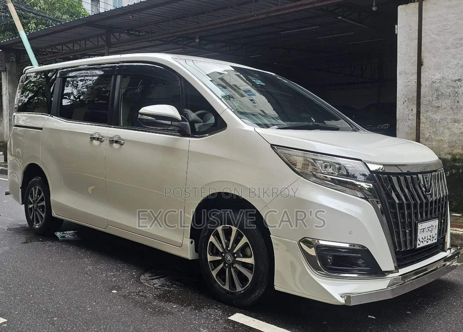 Toyota Esquire 2019 Pearl