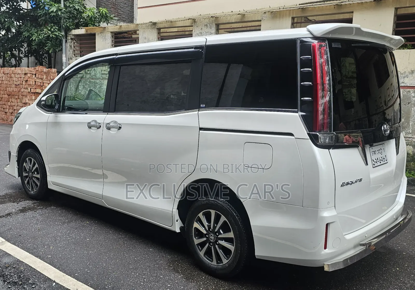 Toyota Esquire 2019 Pearl