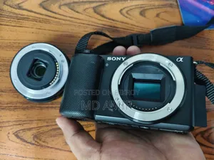 সনি Zv-E10l মিররলেস ক্যামেরা ১৬-৫০মিমি পাওয়ার জুম লেন্সসহ