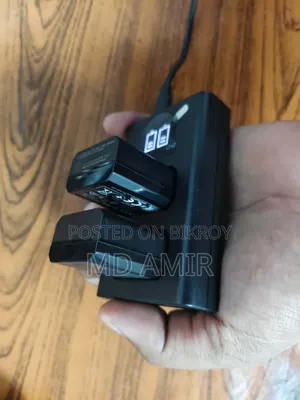 সনি Zv-E10l মিররলেস ক্যামেরা ১৬-৫০মিমি পাওয়ার জুম লেন্সসহ