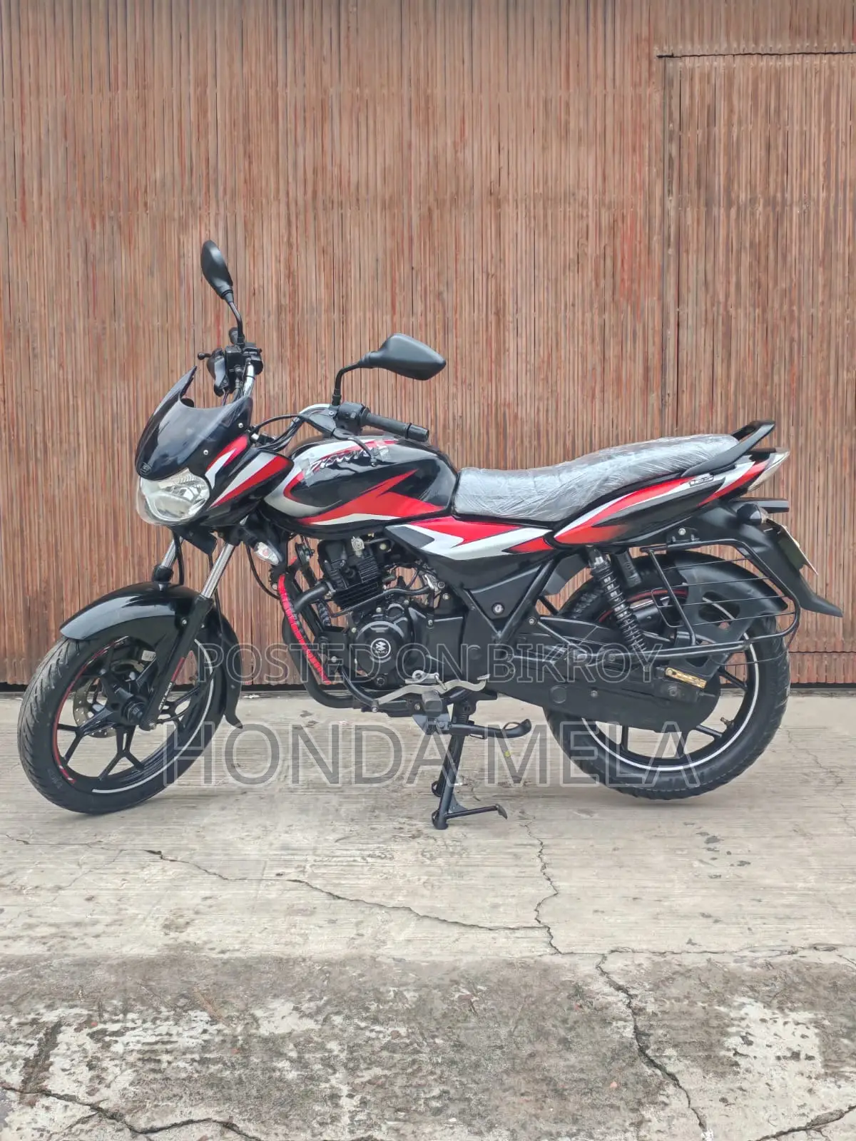 Bajaj Discover 125 2022 Black