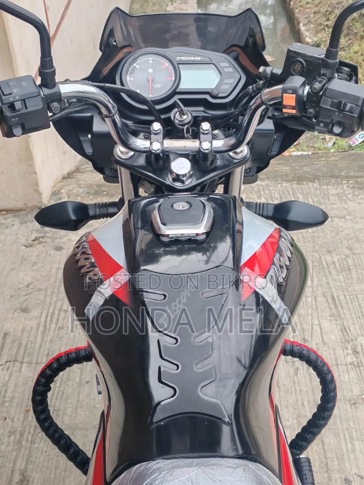 Bajaj Discover 125 2022 Black