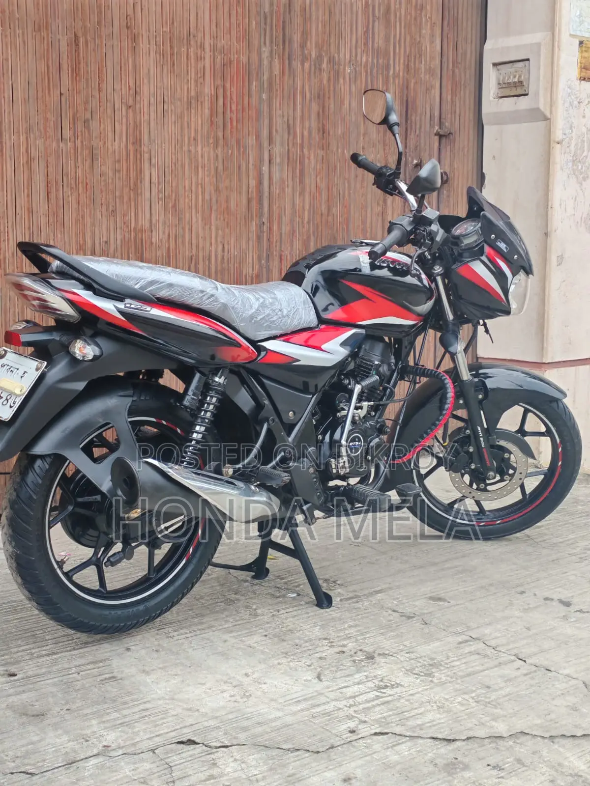 Bajaj Discover 125 2022 Black