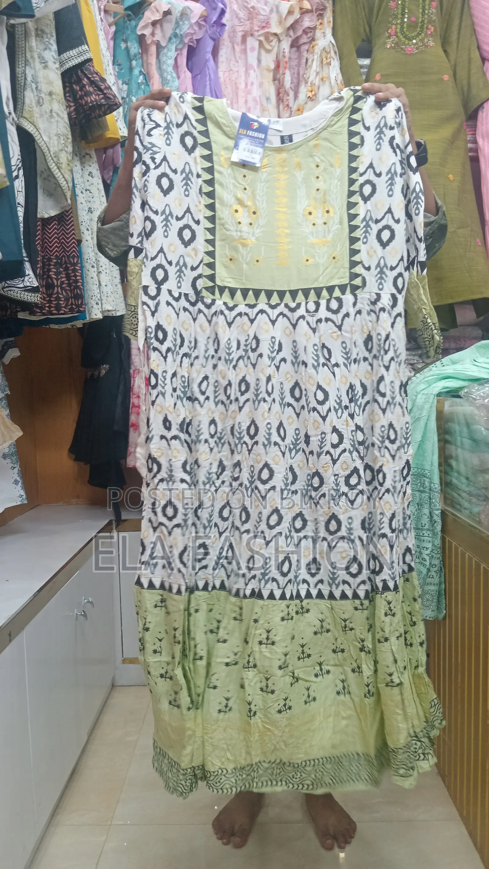 গ্রাউন্ড টপ্স
