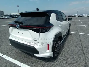 Toyota Yaris 2021 Pearl