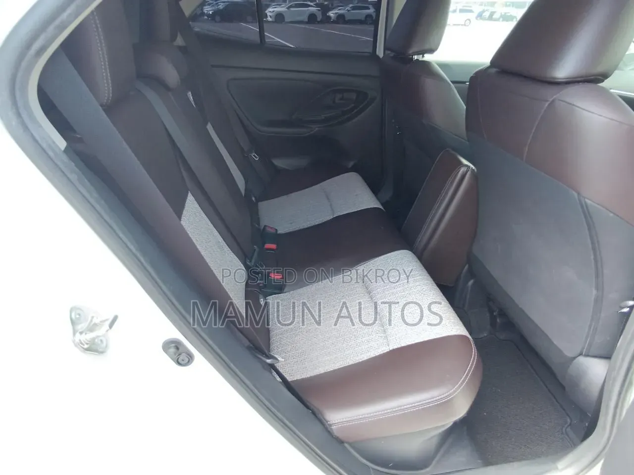 Toyota Yaris 2021 Pearl