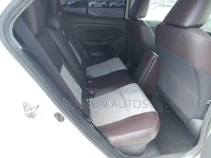 Toyota Yaris 2021 Pearl