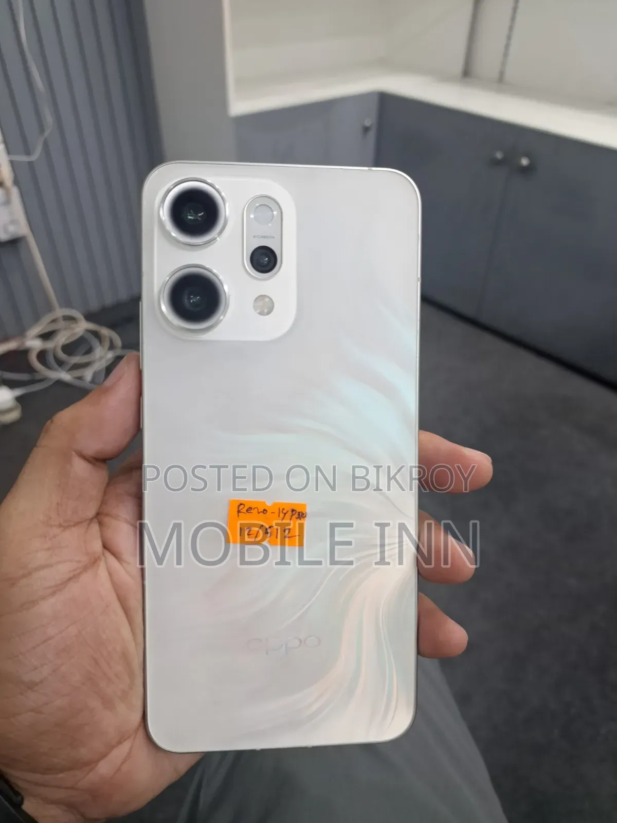 অপো রেনো১৪ প্রো ৫জি ৫১২ জিবি হোয়াইট