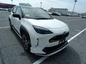Toyota Yaris 2021 Pearl