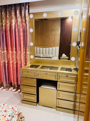 Dressing table made to order with Mahogany wood.