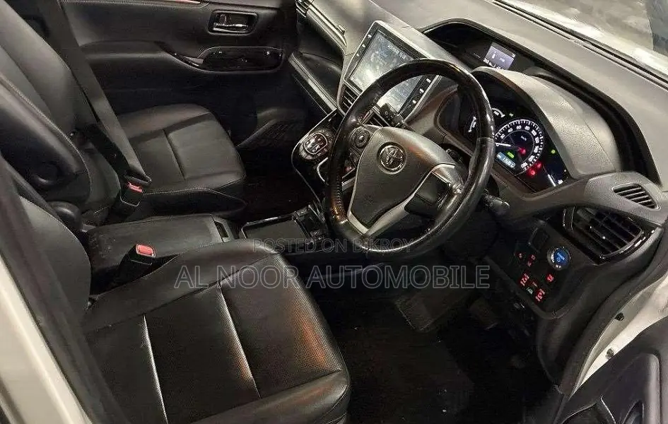 Toyota Esquire 2021 Pearl