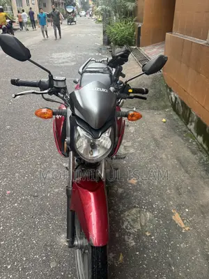 সুজুকি জিএসএক্স ১২৫ ২০২২ লাল