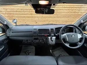 Toyota HiAce 2021 Black