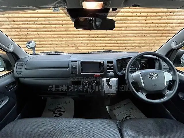 Toyota HiAce 2021 Black