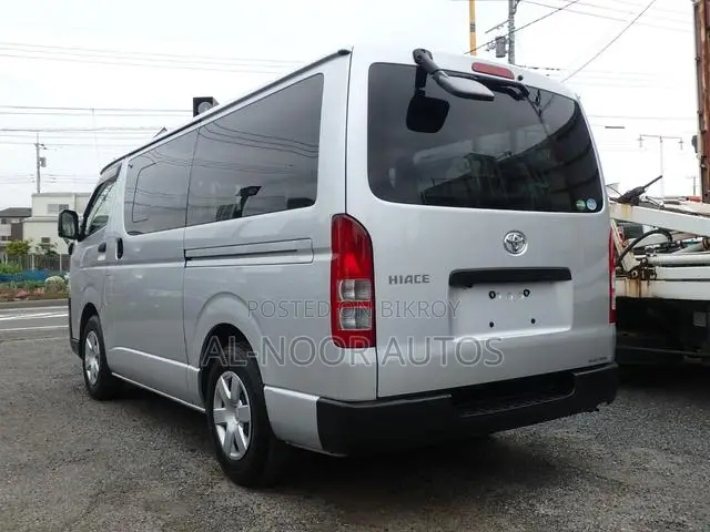 Toyota HiAce 2021 Silver