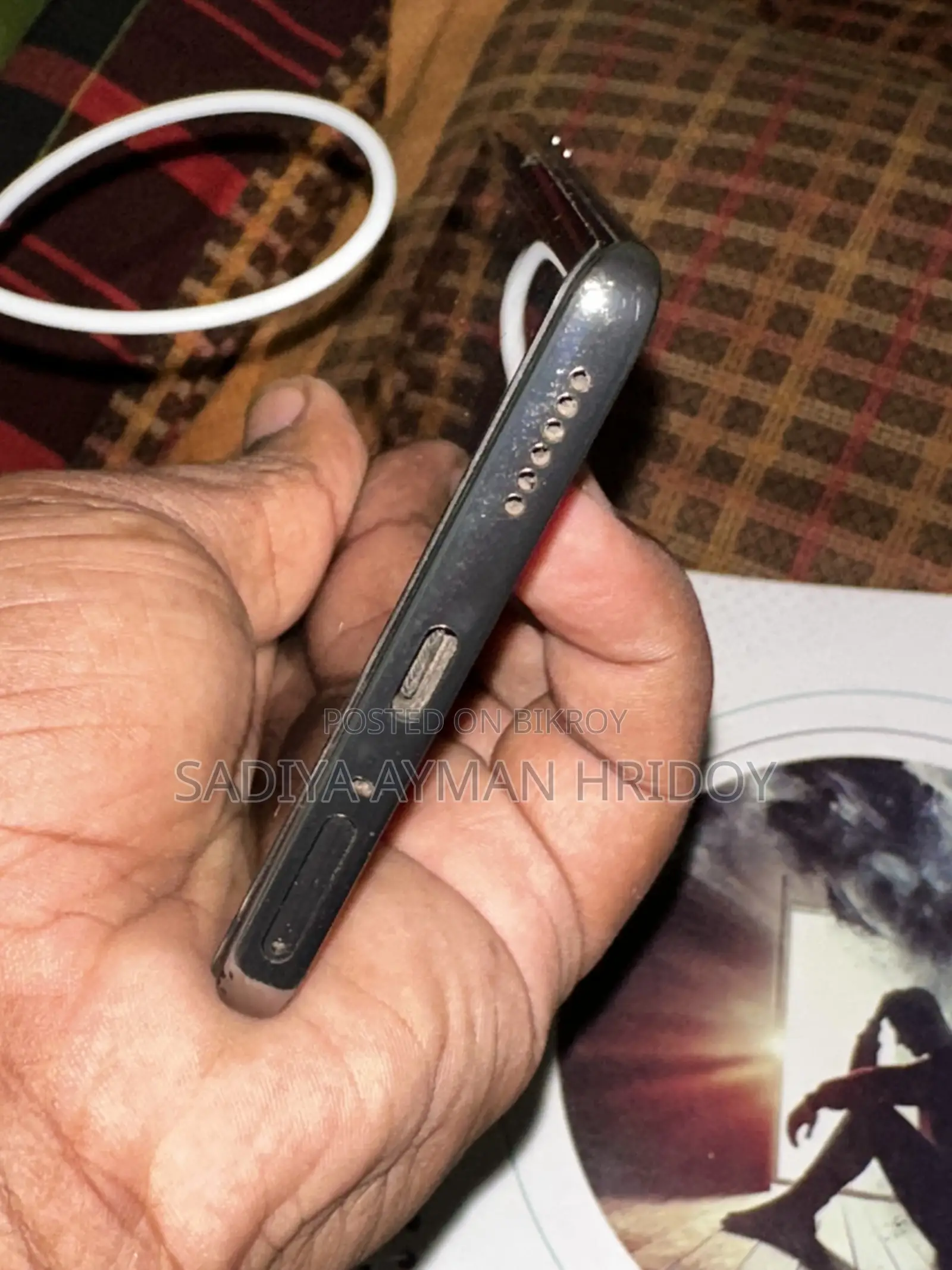 নতুন টেকনো ক্যামন ৪০ প্রো ৪জি ২৫৬ জিবি ব্ল্যাক