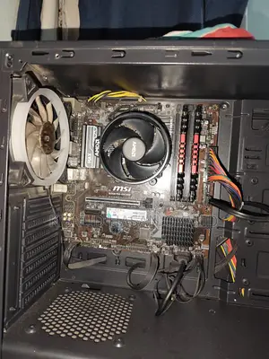 Desktop Computer MSI Model 16GB AMD Ryzen 5 SSD 256GB