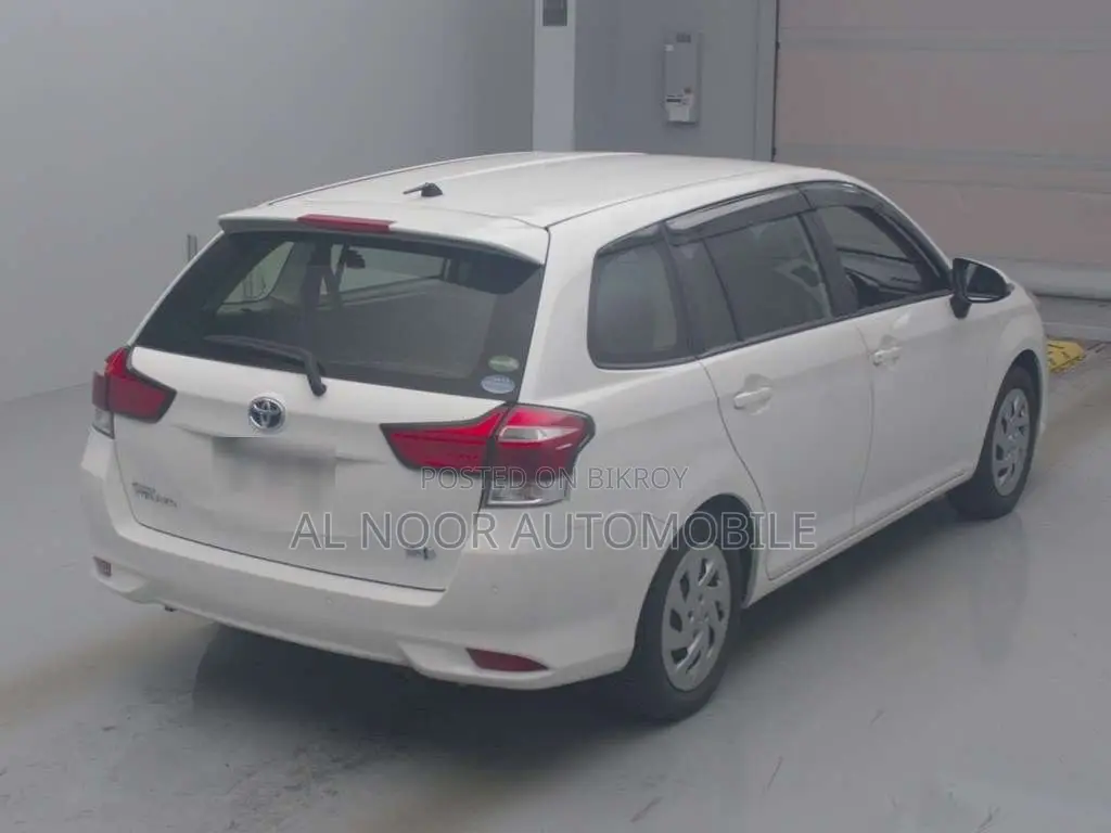 Toyota Corolla Fielder 2021 White