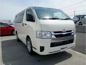 Toyota HiAce 2021 White