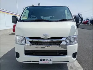 Toyota HiAce 2021 White