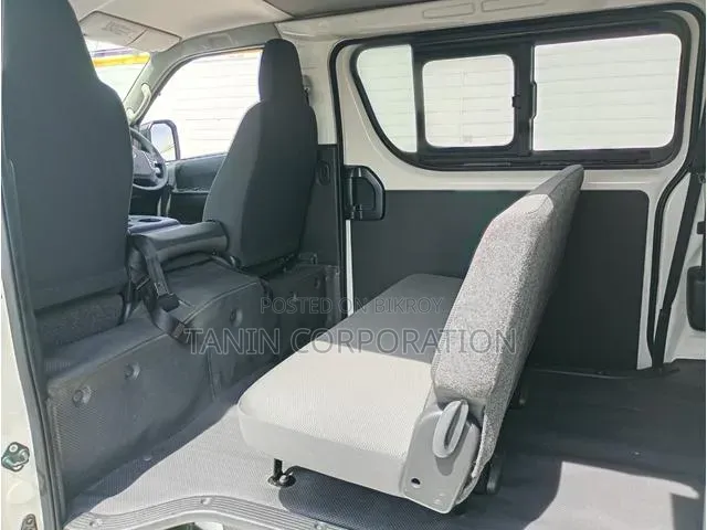 Toyota HiAce 2021 White