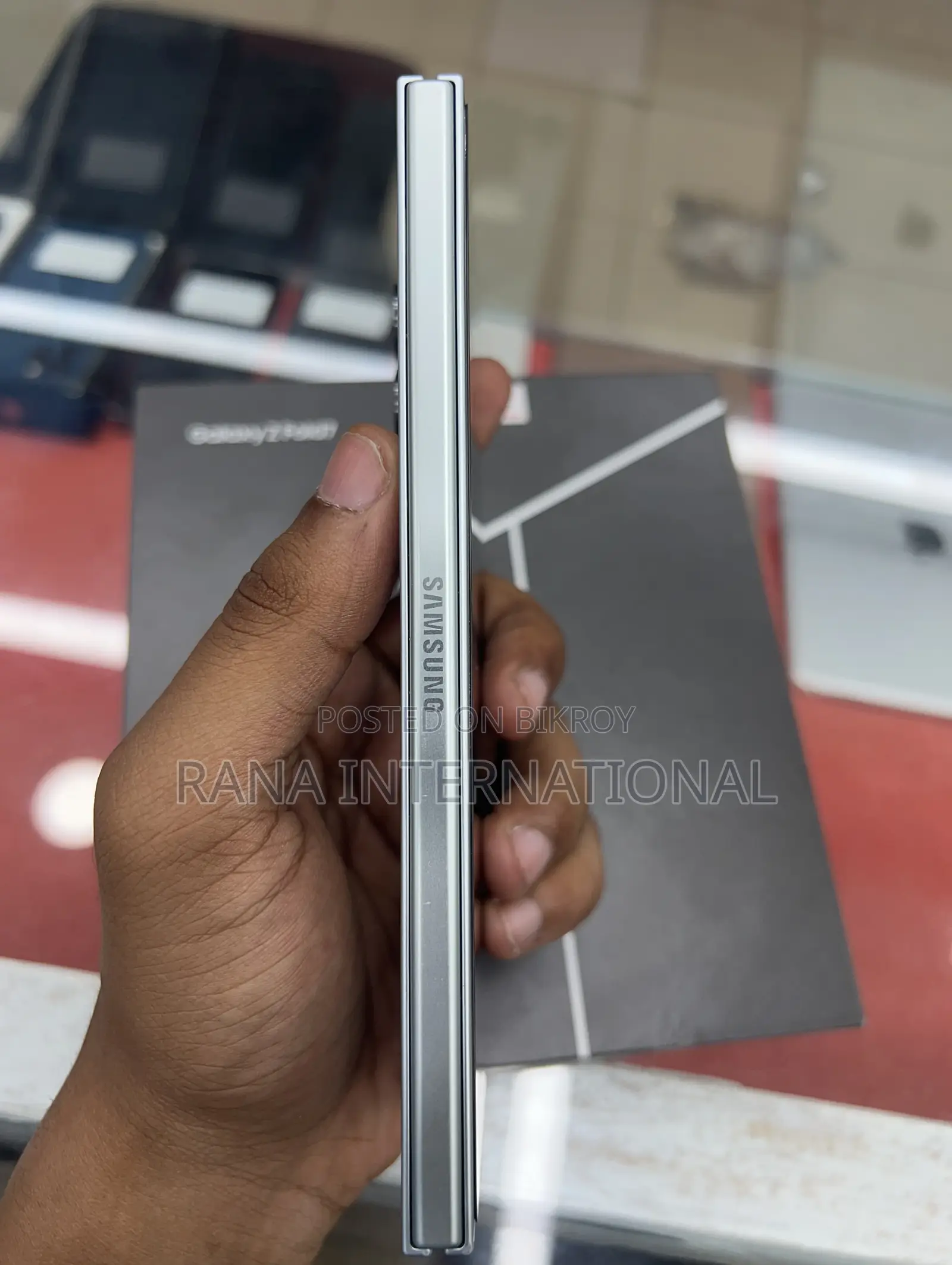 স্যামসাং গ্যালাক্সি জেড ফোল্ড৭ ৫১২ জিবি