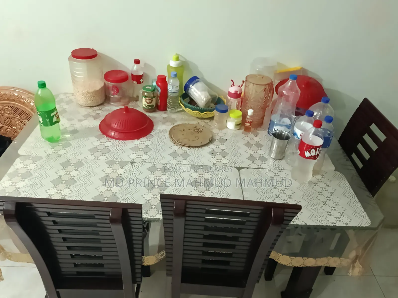 বিক্রি হবে ছয় চেয়ারের ডাইনিং টেবিল