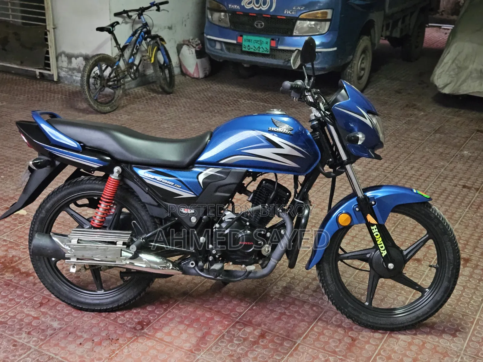 হোন্ডা ২০২৫ নীল