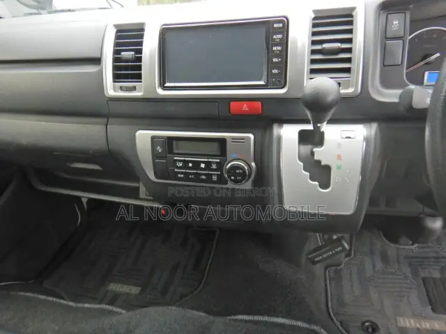 Toyota HiAce 2021 Black