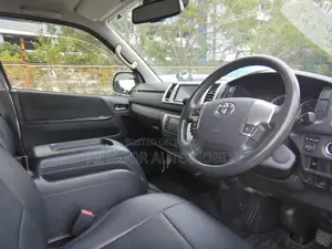 Toyota HiAce 2021 Black