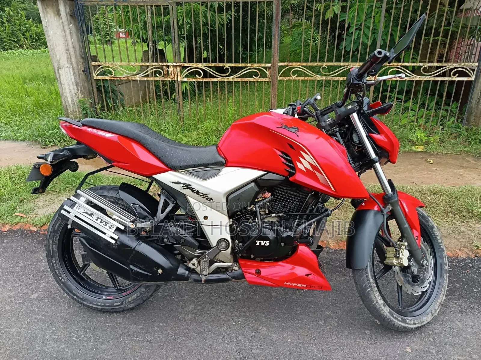TVS Apache RTR 160 4V 2022 Red