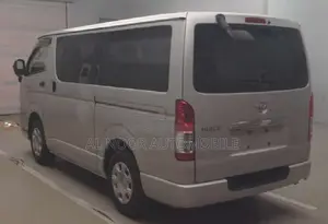 Toyota HiAce 2021 Silver