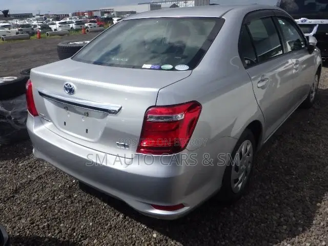Toyota Axio 2021 Silver