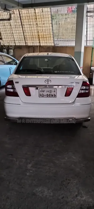 টয়োটা প্রিমিয়ো ২০০৩ সাদা