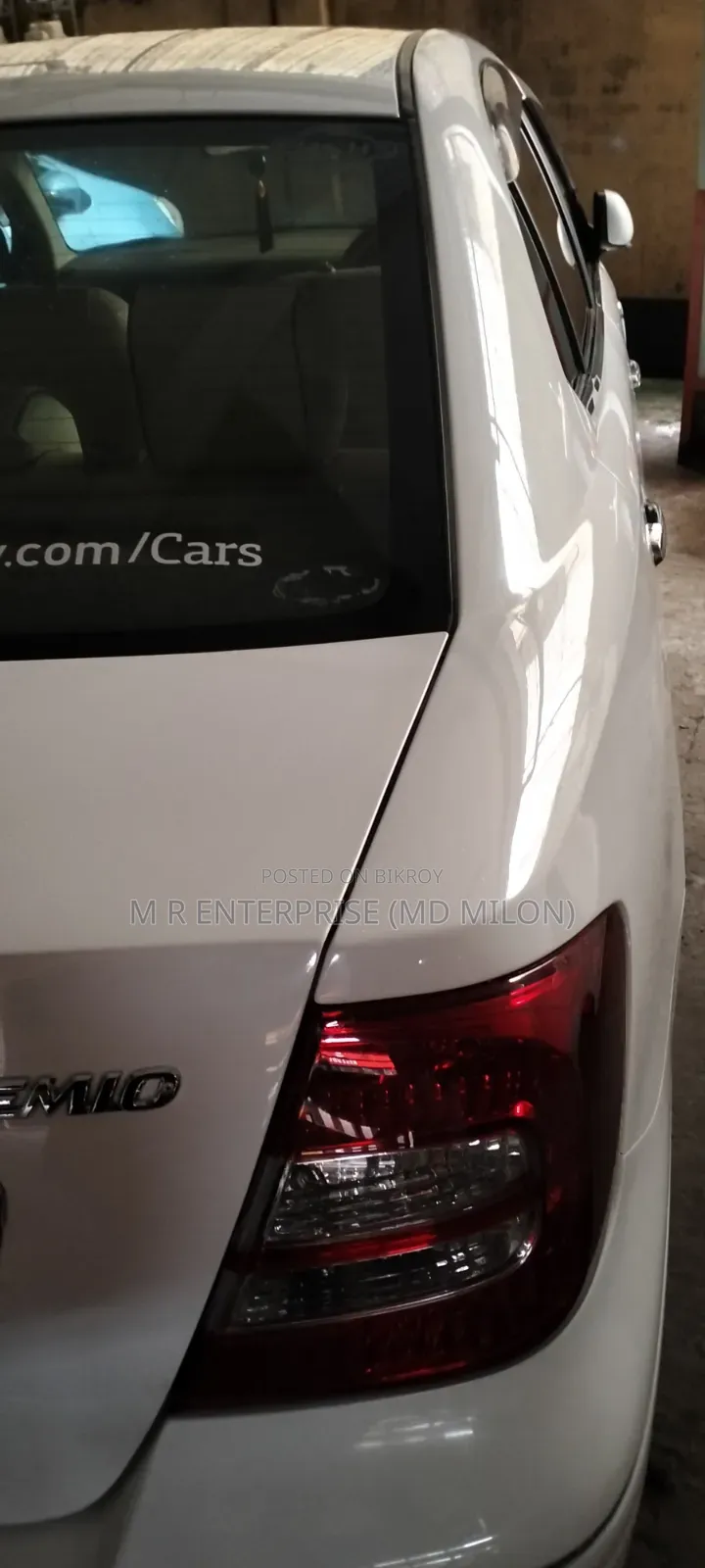 টয়োটা প্রিমিয়ো ২০০৩ সাদা
