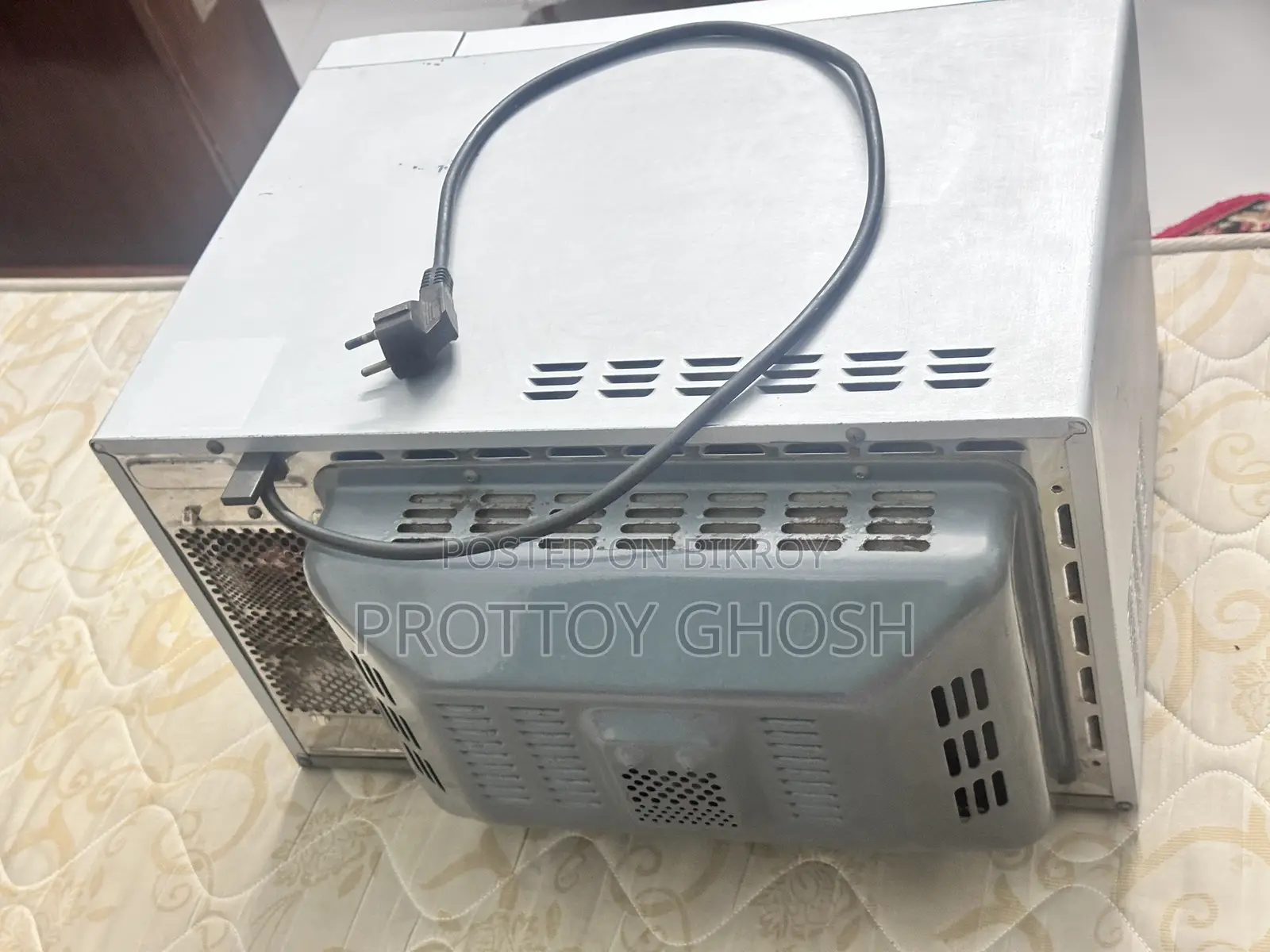 একটি ইলেকট্রিক ওভেন বিক্রয় হবে।