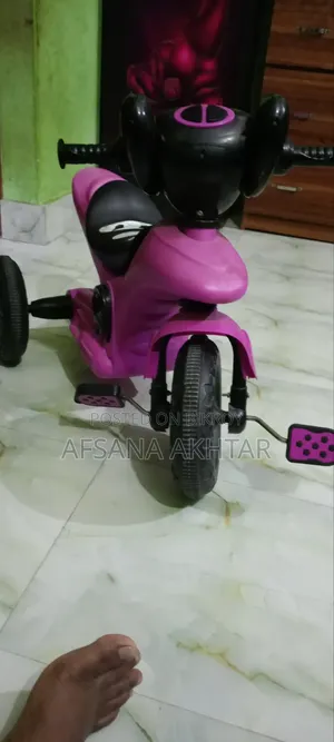 বাচ্চাদের ৩ চাকার বাইক (Ride-on) - ভালো কন্ডিশন