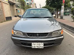টয়োটা করোলা ১৯৯৫ ধূসর