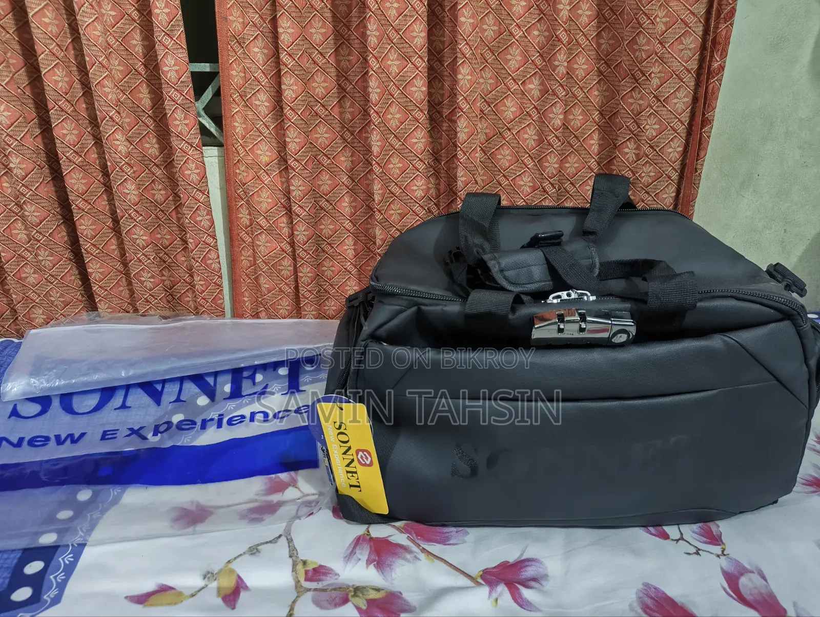 সনেট ডাফেল ট্রাভেল ব্যাগ