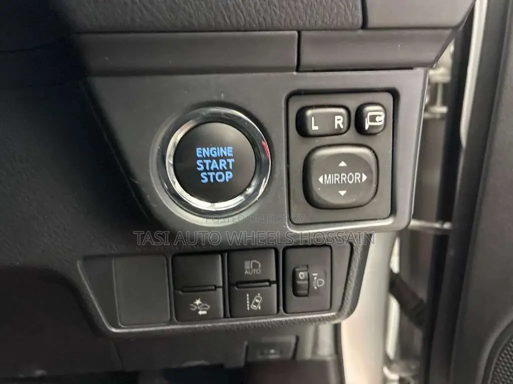 Toyota Axio 2021 Silver