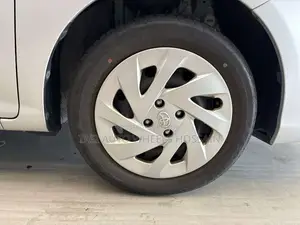 Toyota Axio 2021 Silver