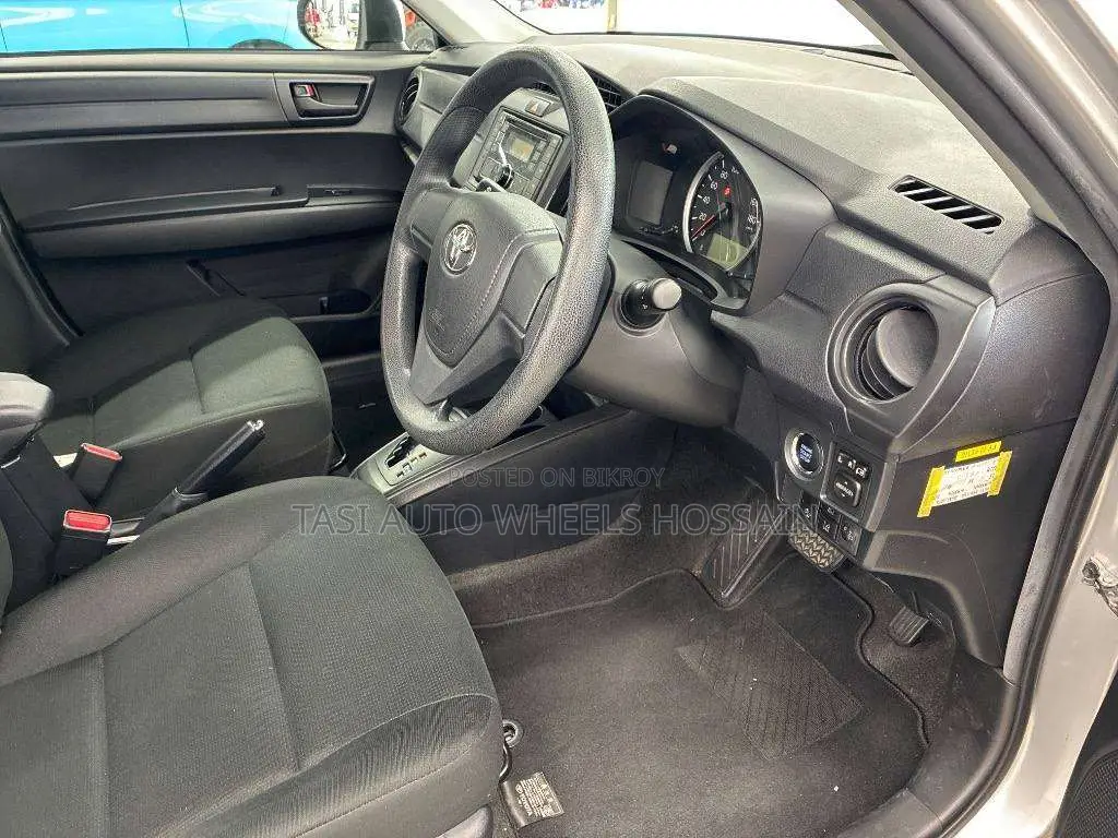 Toyota Axio 2021 Silver