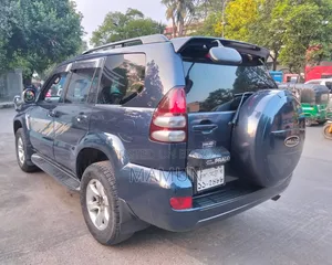 Toyota Land Cruiser 2004 Blue