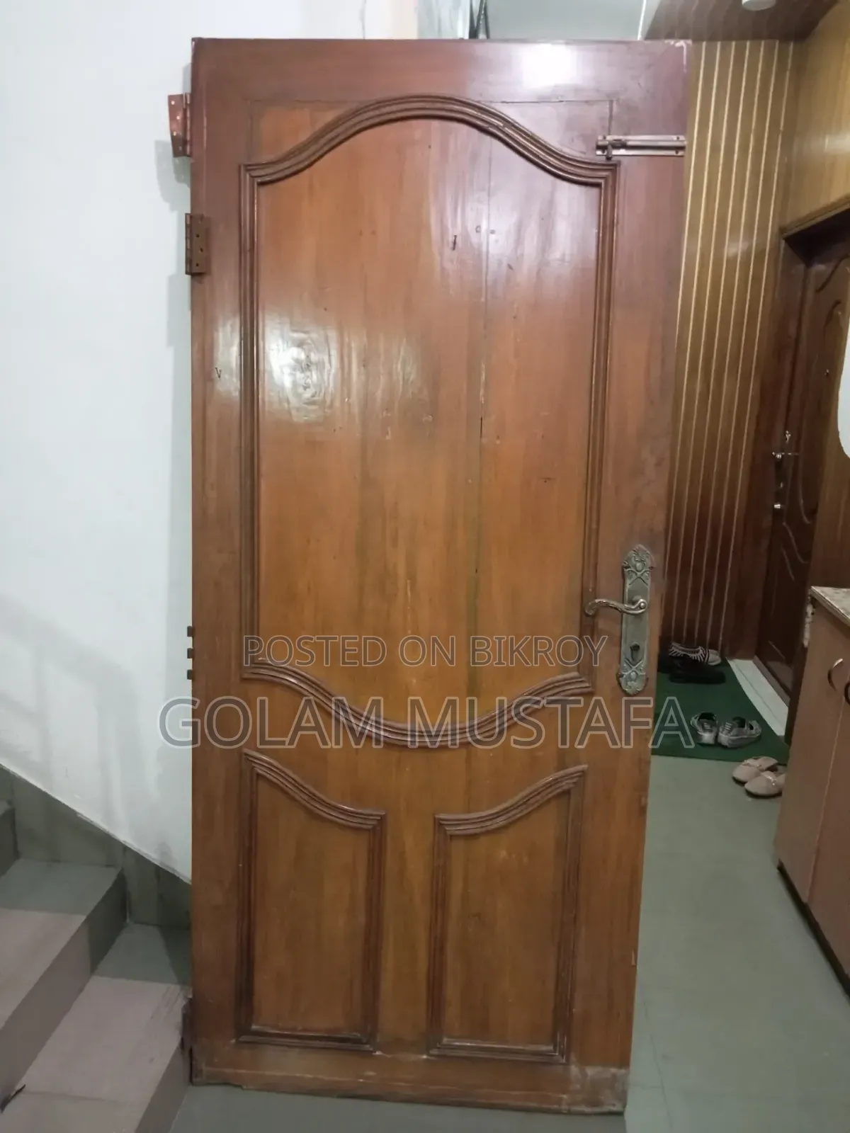 সেগুন কাঠের দরজা