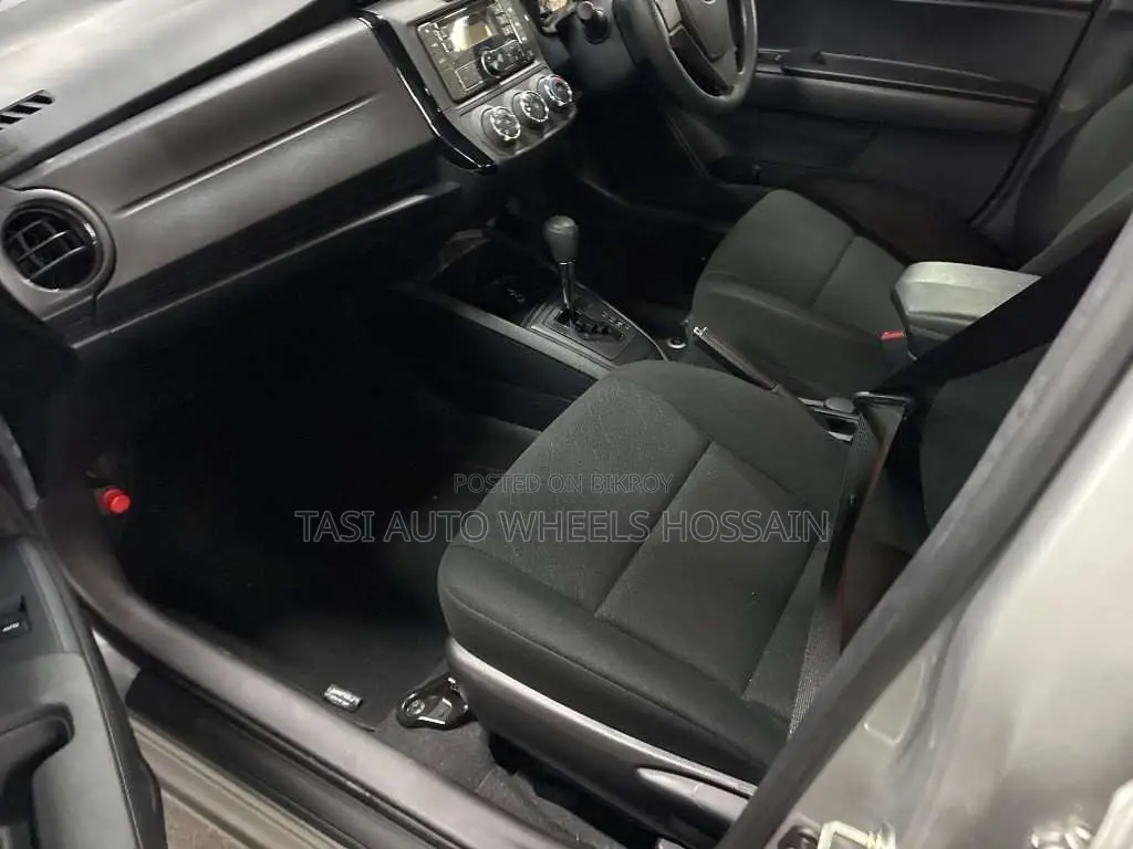 Toyota Axio 2021 Silver
