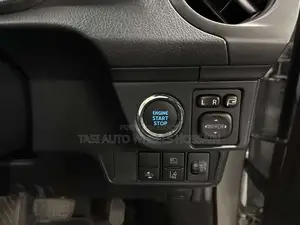 Toyota Axio 2021 Silver
